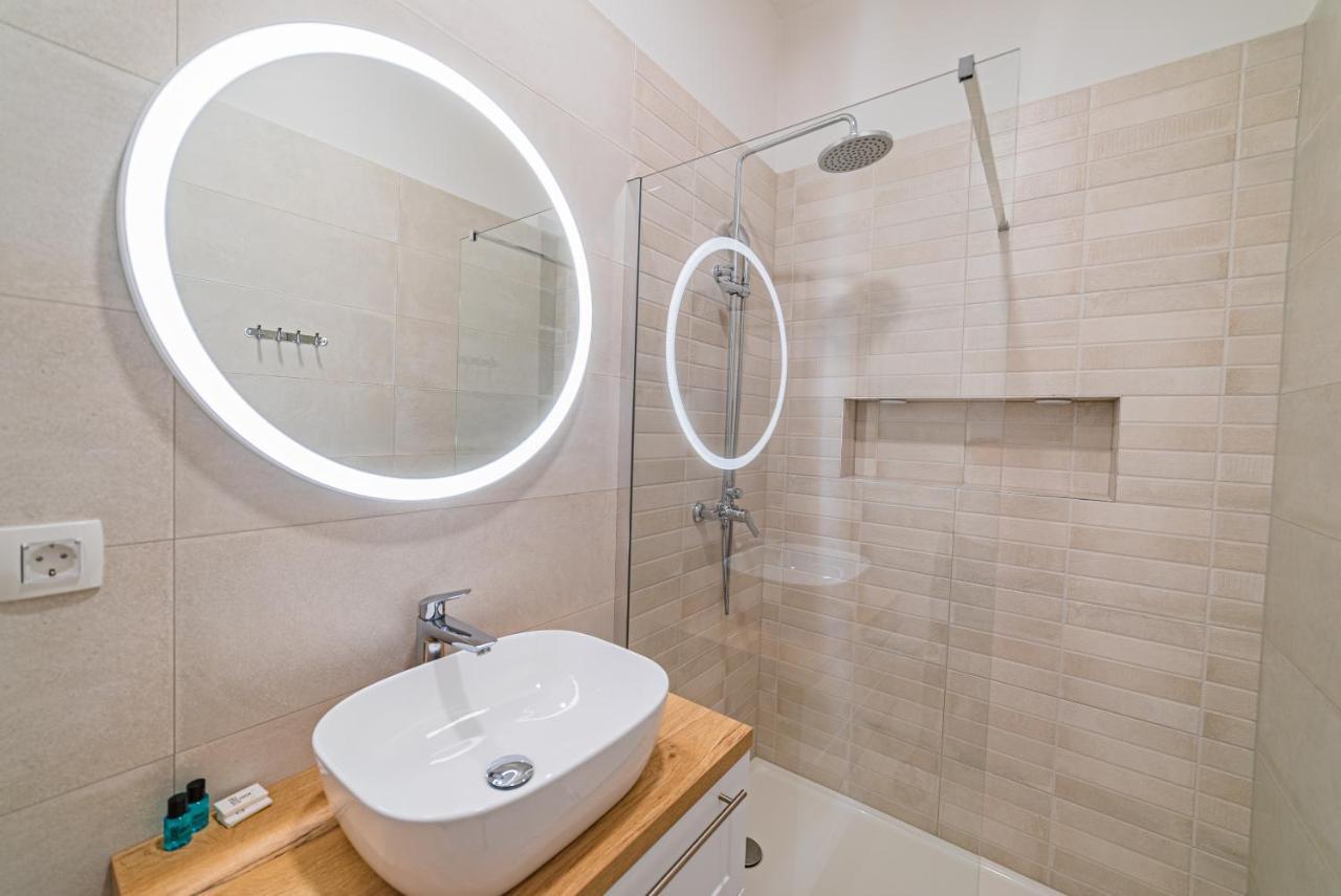 Apartman Lena Centar Bol Extérieur photo